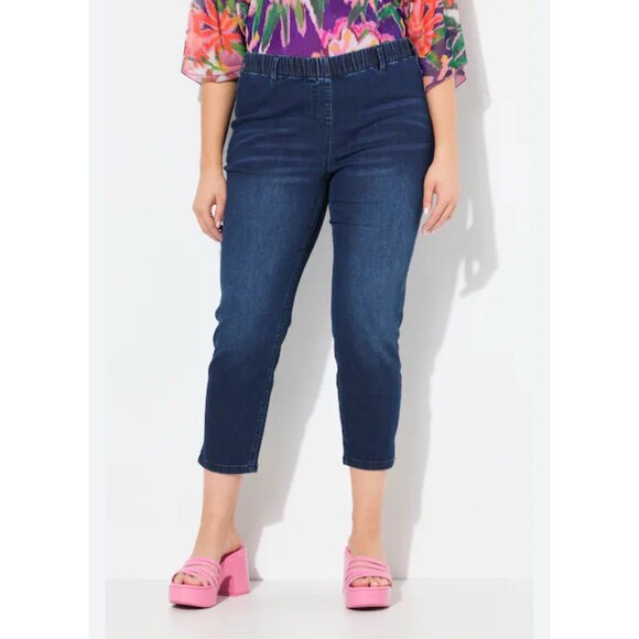 NEW Juicy Couture Plus Size 24W Blue Denim Pull On Elastic Waist Cropped Jeans - Picture 1 of 8